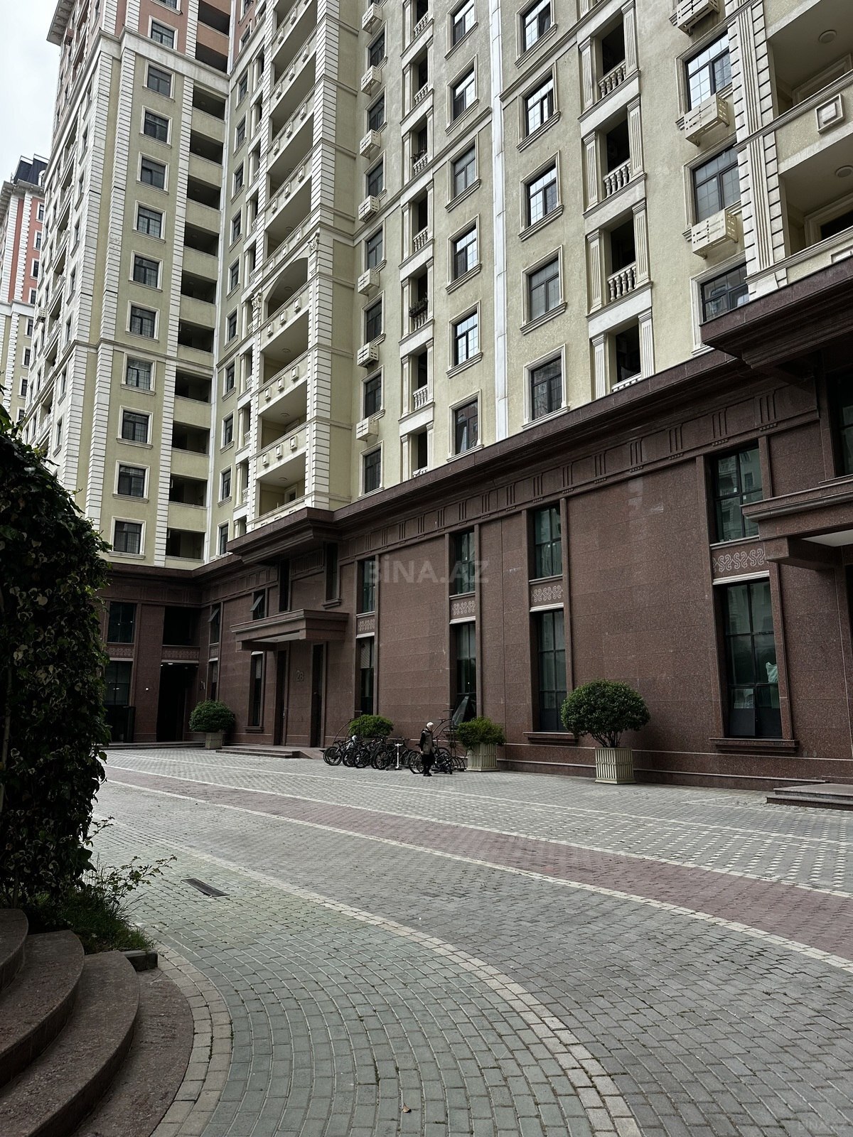 Satılır 2 otaqlı mənzil 67 m²