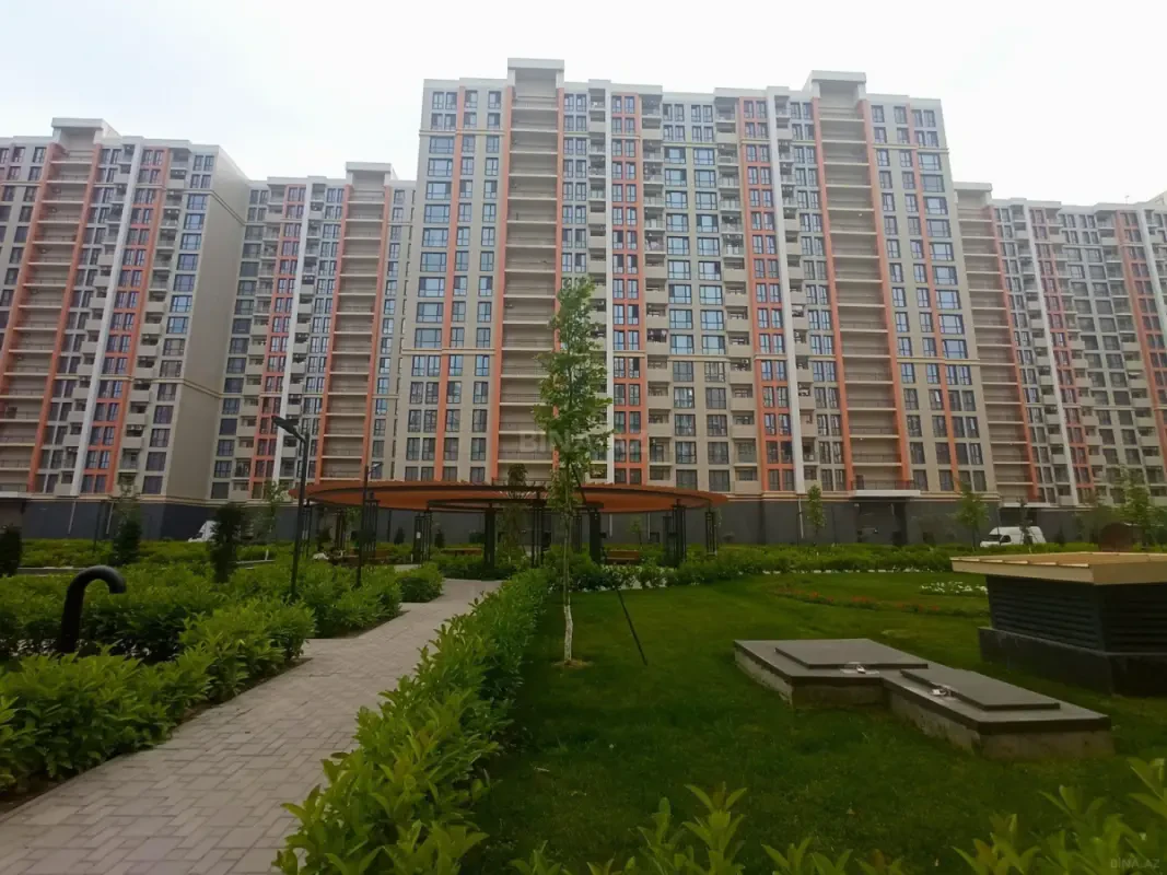 Satılır 3 otaqlı mənzil 82.7 m²