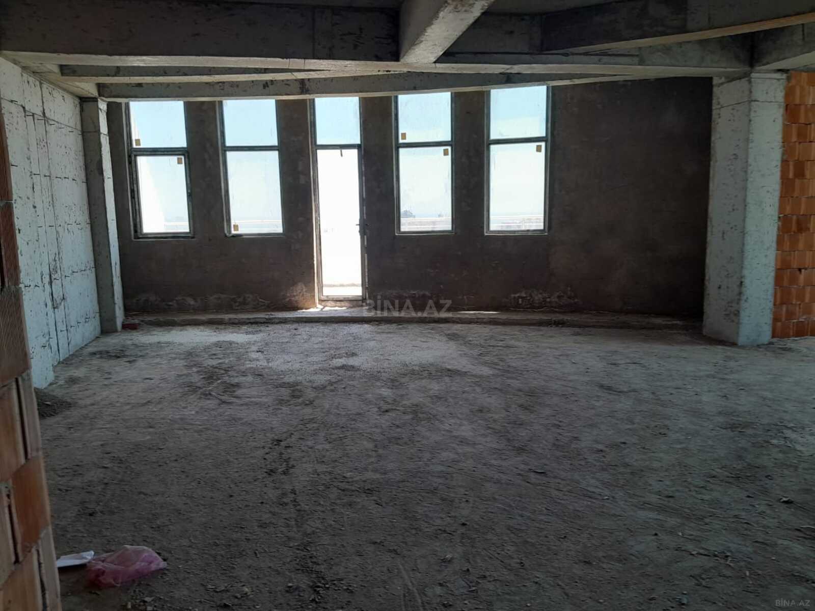 Satılır 4 otaqlı mənzil 200 m²