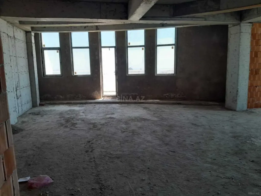 Satılır 4 otaqlı mənzil 200 m²