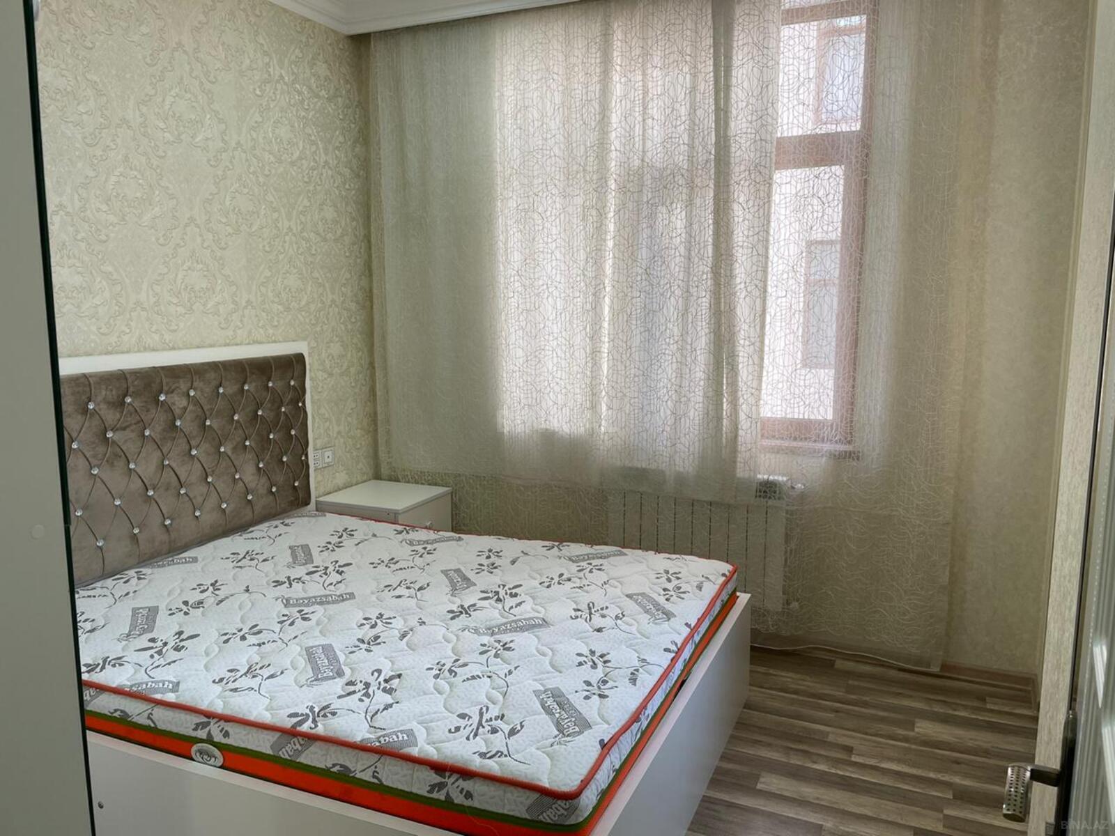 Kirayə verilir 2 otaqlı mənzil 70 m²