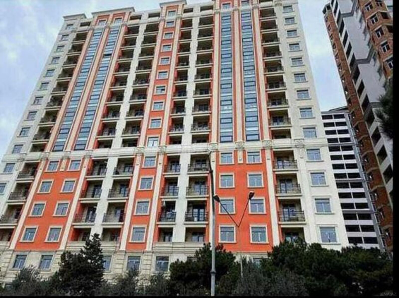 Satılır 2 otaqlı mənzil 70 m²