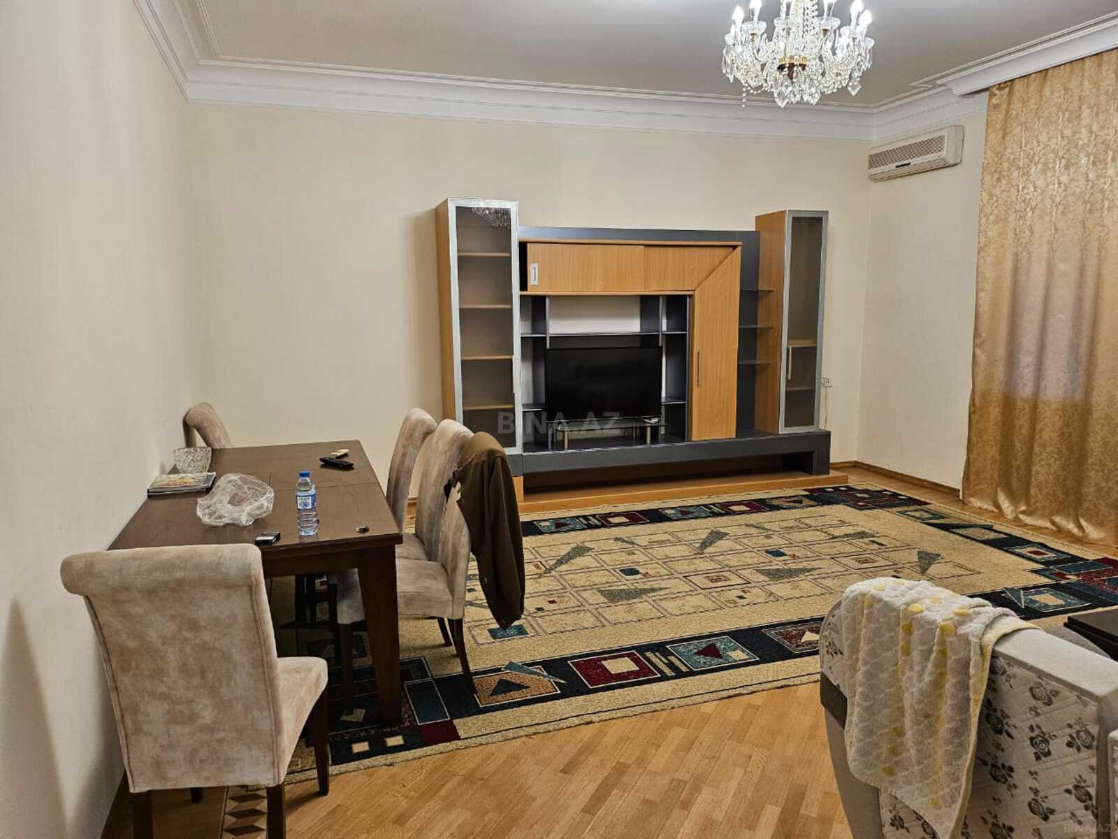 Kirayə verilir 3 otaqlı mənzil 155 m²