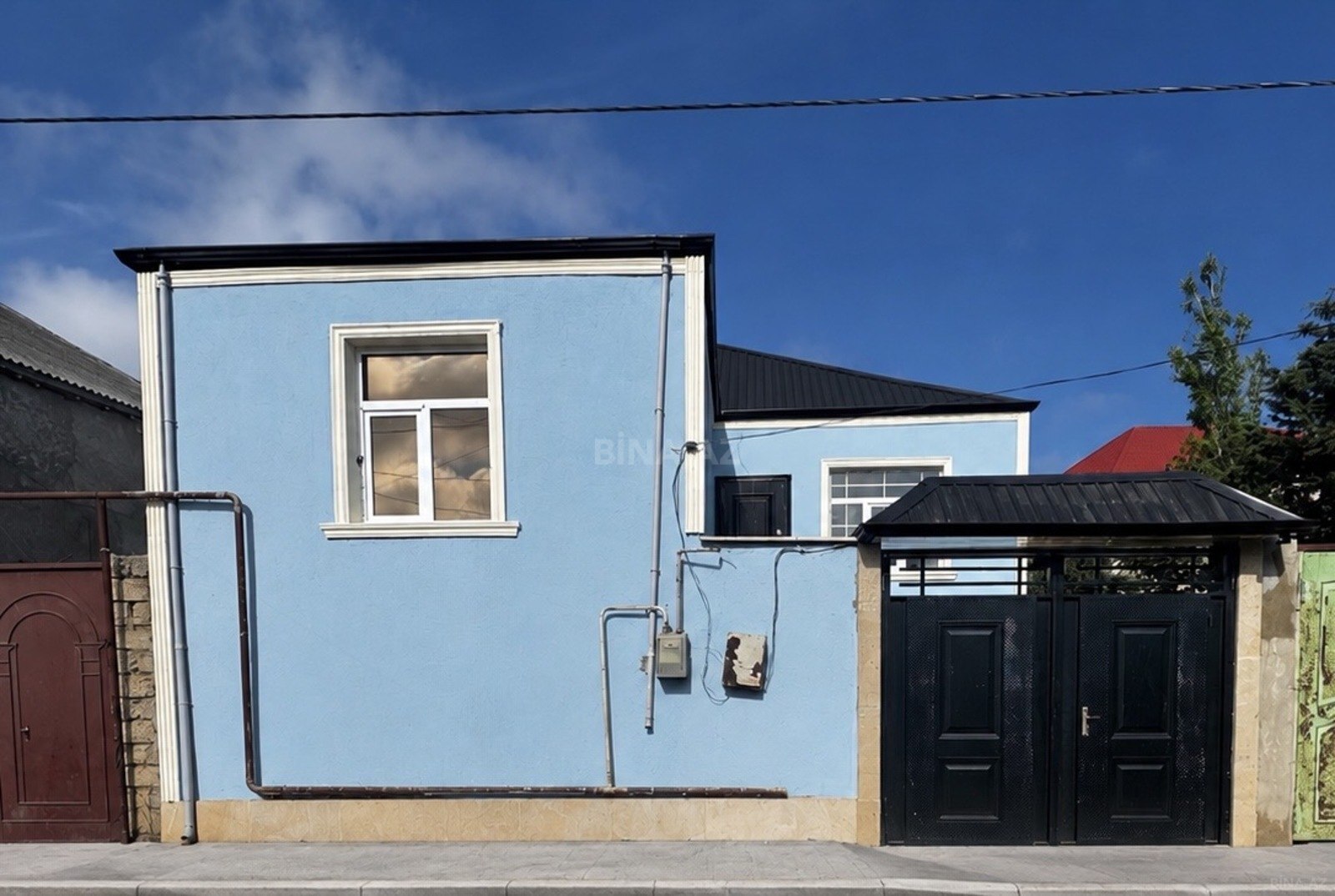 Satılır 6 otaqlı həyət evi 180 m²