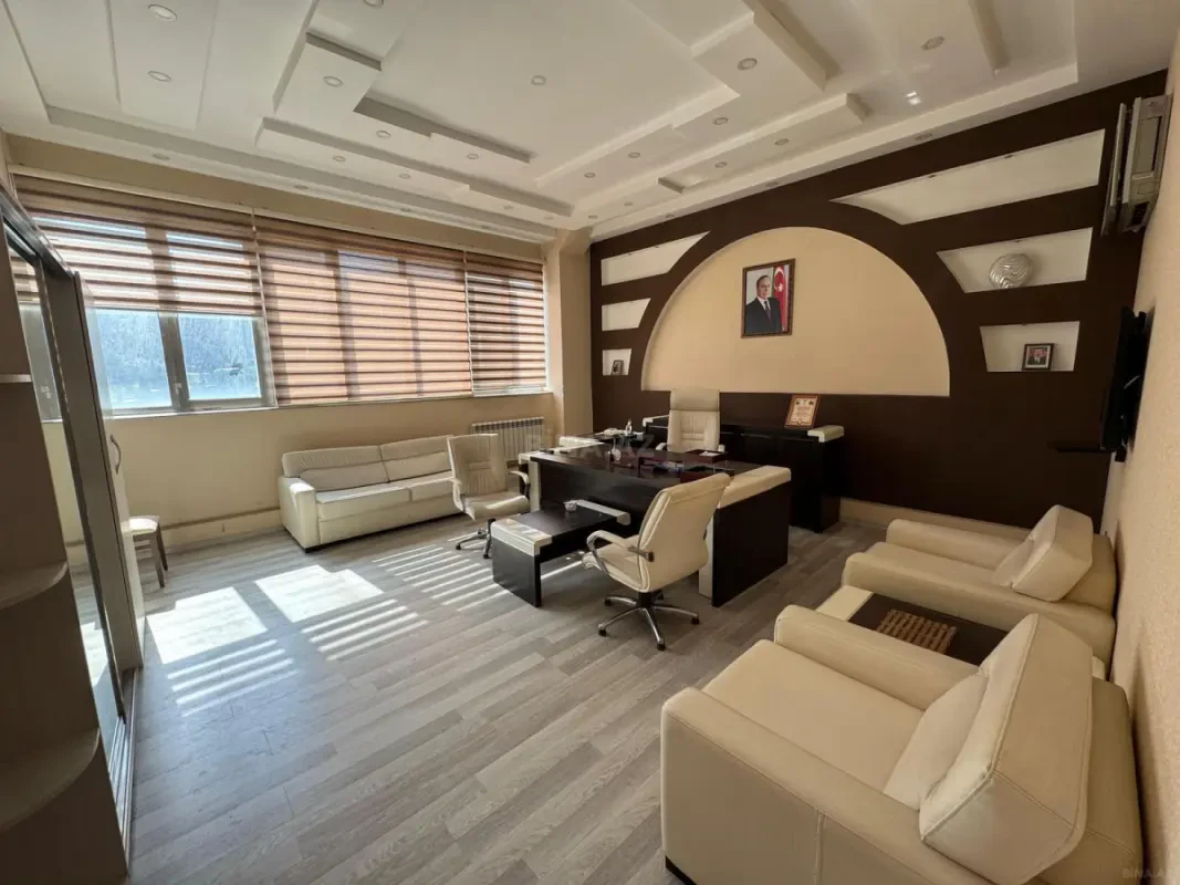 Kirayə verilir 6 otaqlı ofis 250 m²
