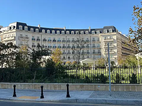 Kirayə verilir obyekt 52 m² — Bakı 52.00 m²
