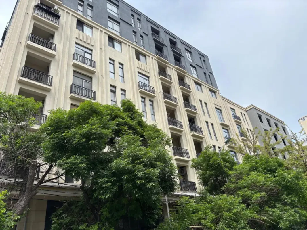 Satılır 3 otaqlı mənzil 96 m²