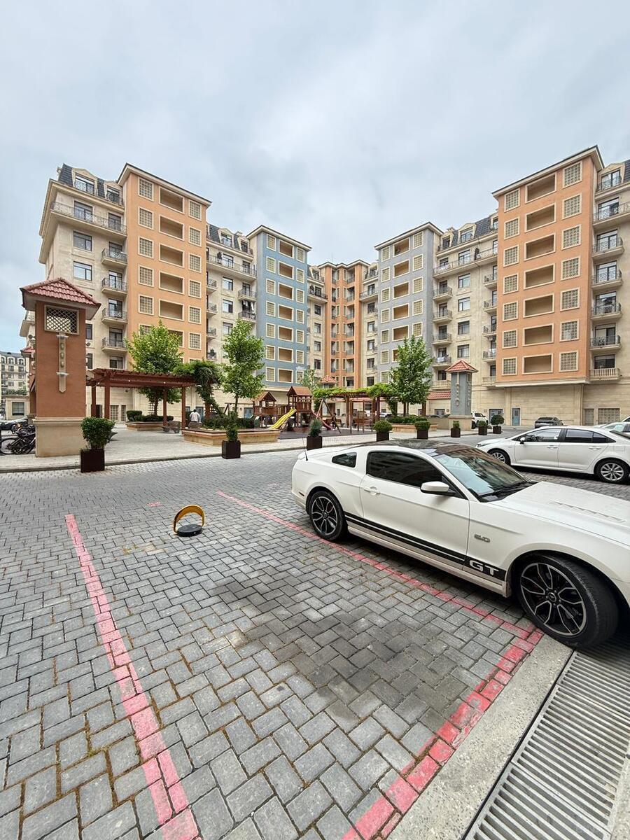 Satılır 4 otaqlı mənzil 161 m²