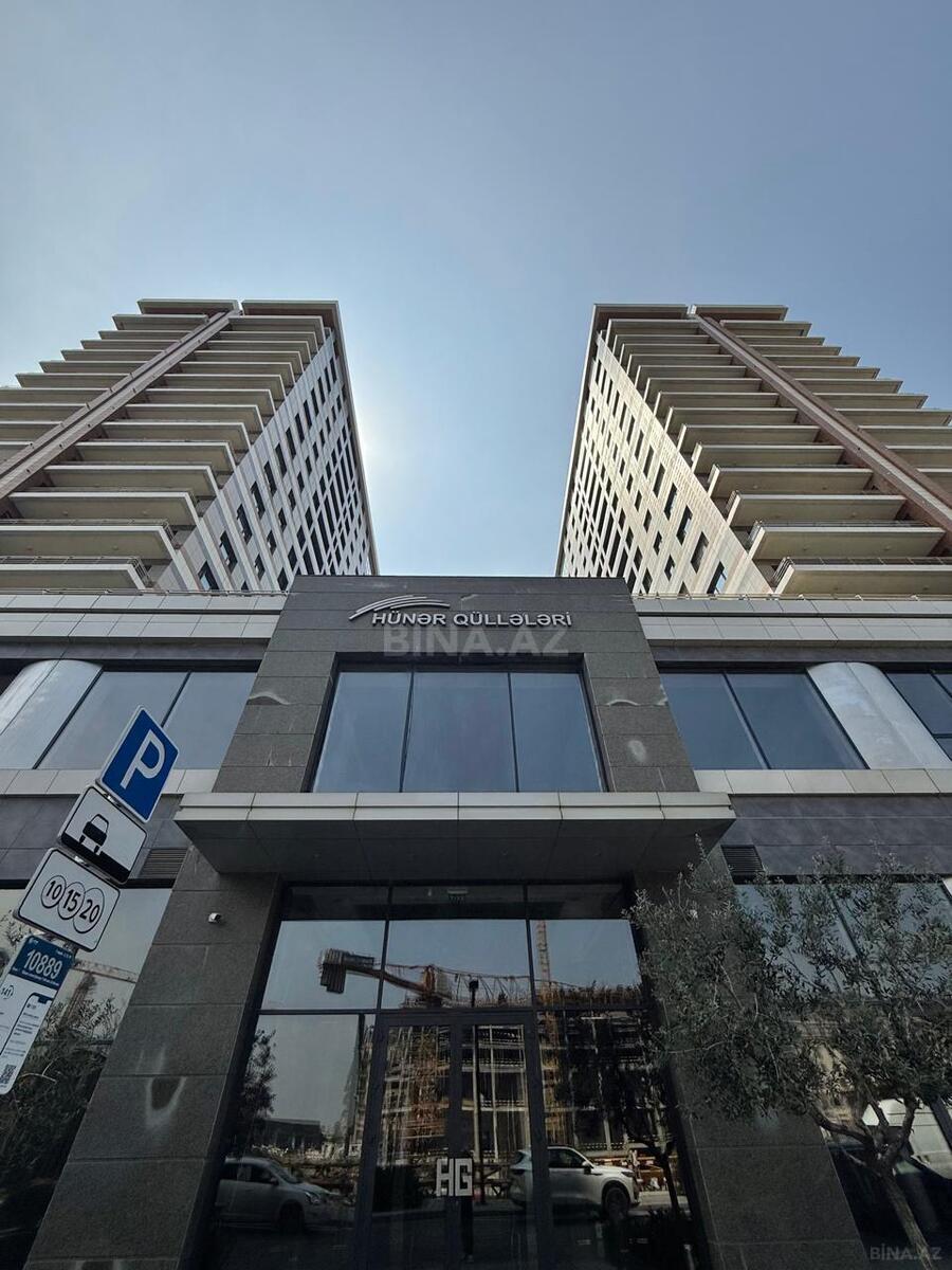 Satılır 5 otaqlı mənzil 245 m²
