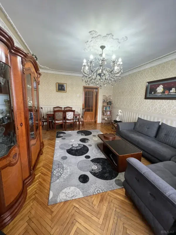 Satılır 4 otaqlı mənzil 100 m²