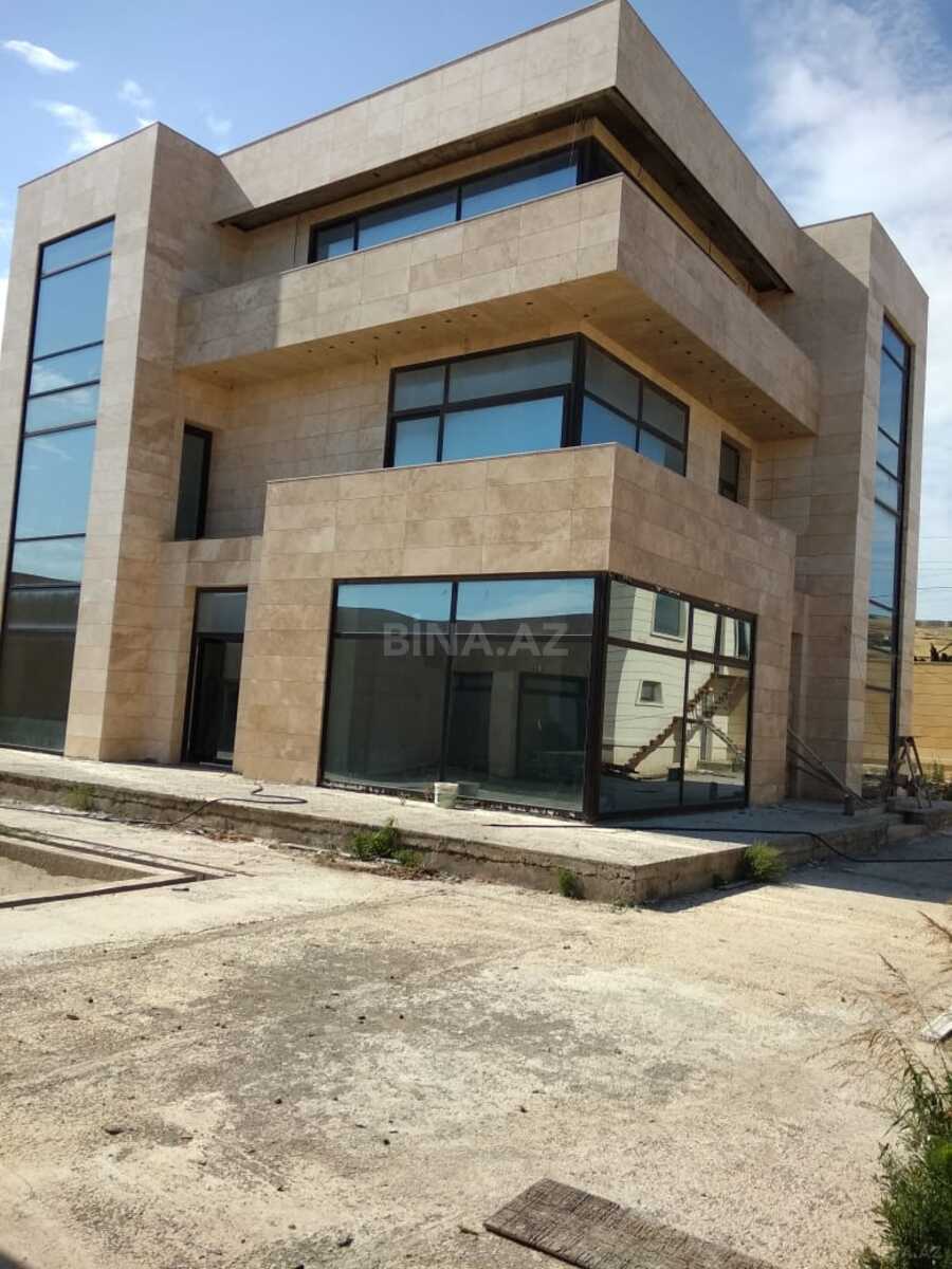 Satılır 10 otaqlı həyət evi 880 m²