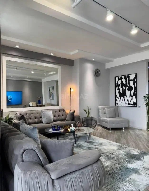 Satılır 2 otaqlı mənzil 80 m²