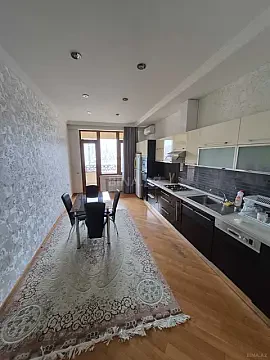 Kirayə verilir 4 otaqlı mənzil 222 m² — Bakı, Nizami 4 otaq 222.00 m²