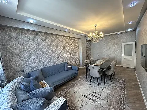 Satılır 4 otaqlı mənzil 135 m² — Bakı 4 otaq 135.00 m²