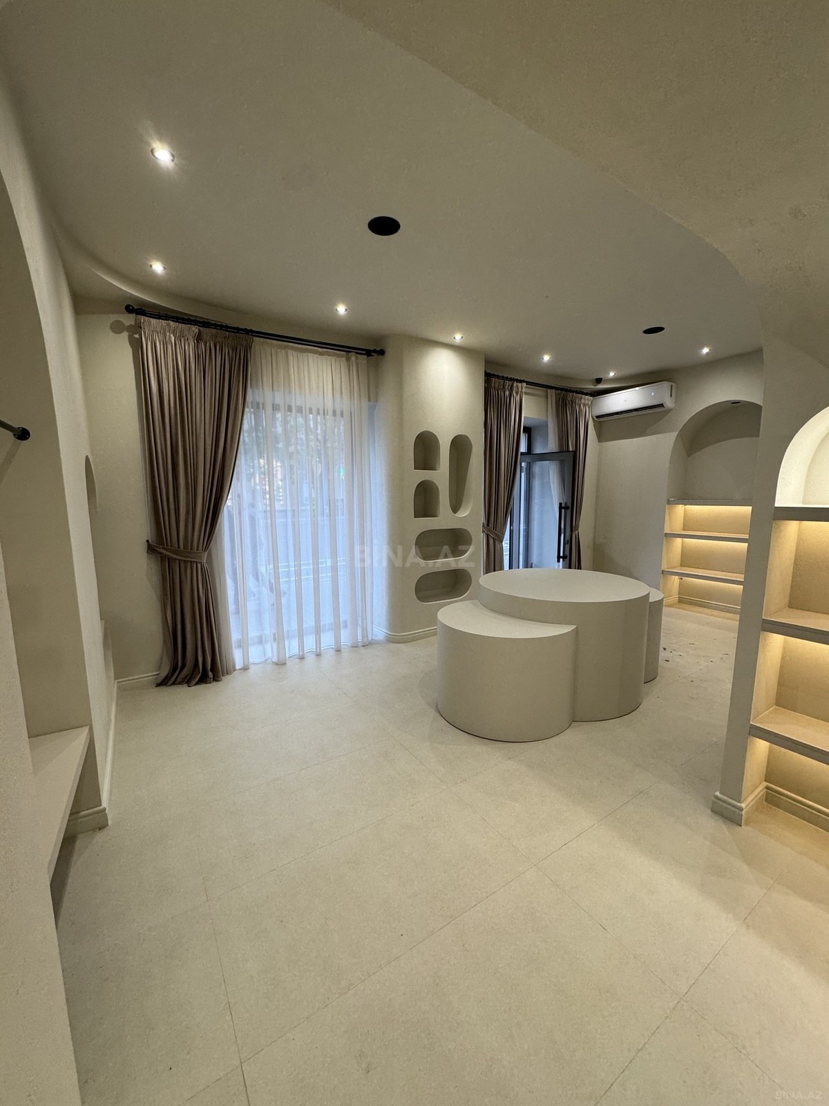 Kirayə verilir obyekt 65 m²
