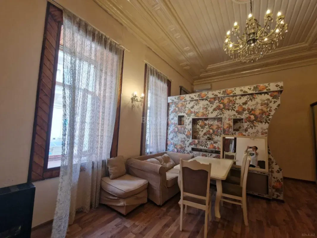 Kirayə verilir 2 otaqlı mənzil 60 m²