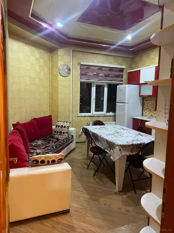 Kirayə verilir 2 otaqlı mənzil 85 m²
