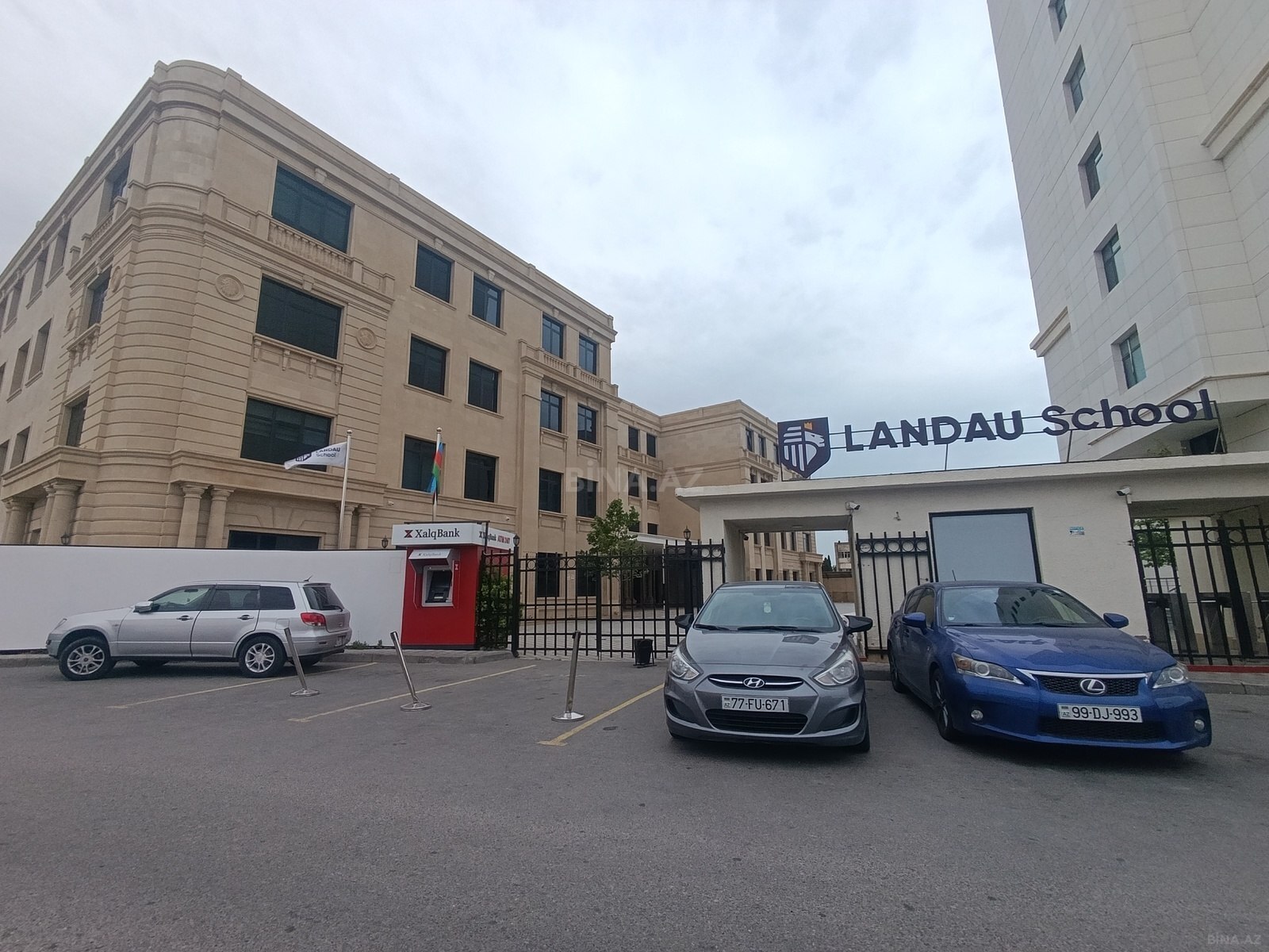 Satılır 3 otaqlı mənzil 96 m²