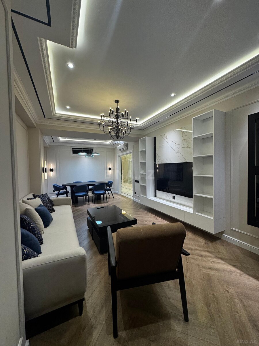 Satılır 4 otaqlı mənzil 167 m²