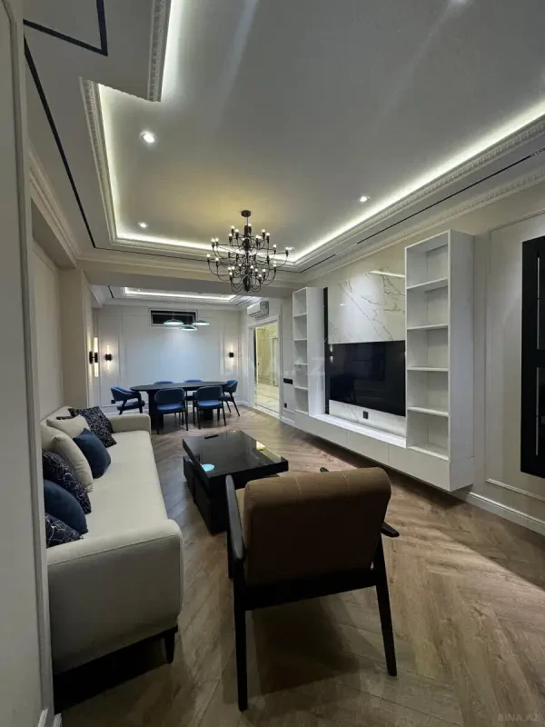 Satılır 4 otaqlı mənzil 167 m²