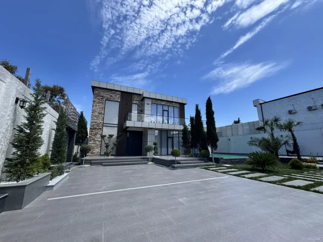 Satılır 6 otaqlı həyət evi 360 m²