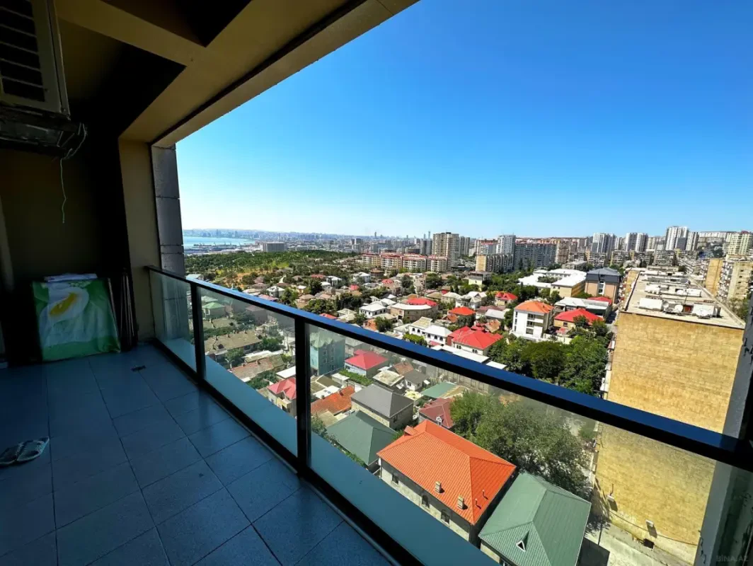 Satılır 4 otaqlı mənzil 126 m²