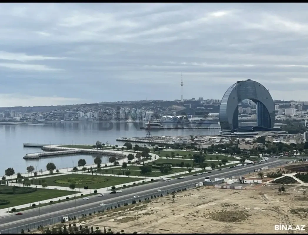 Satılır 4 otaqlı mənzil 200 m²