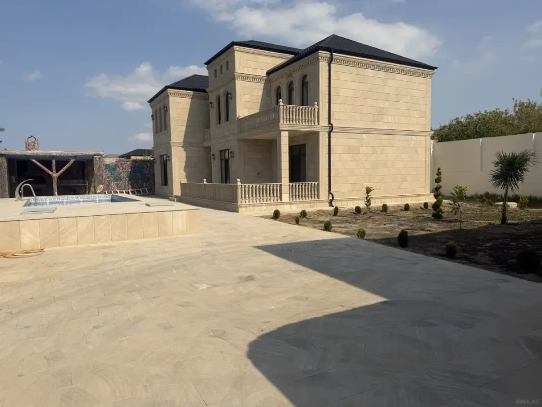 Satılır 7 otaqlı həyət evi 260 m²