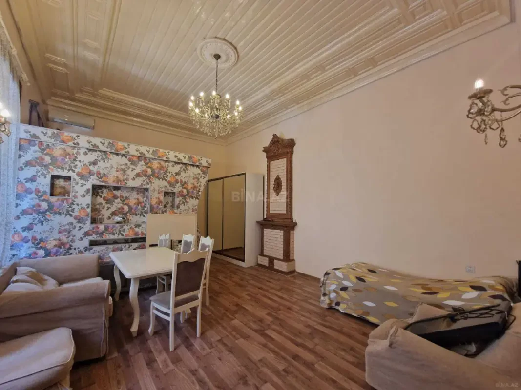 Kirayə verilir 2 otaqlı mənzil 85 m²