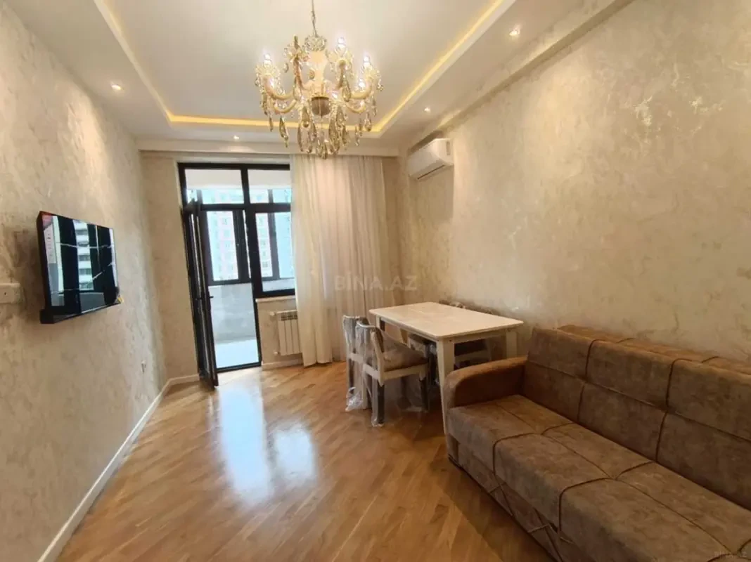 Kirayə verilir 2 otaqlı mənzil 75 m²