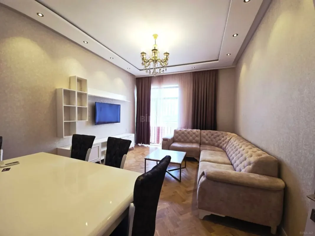 Satılır 2 otaqlı mənzil 97 m²
