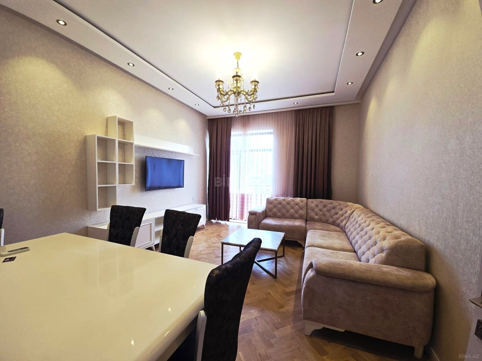 Satılır 2 otaqlı mənzil 97 m²