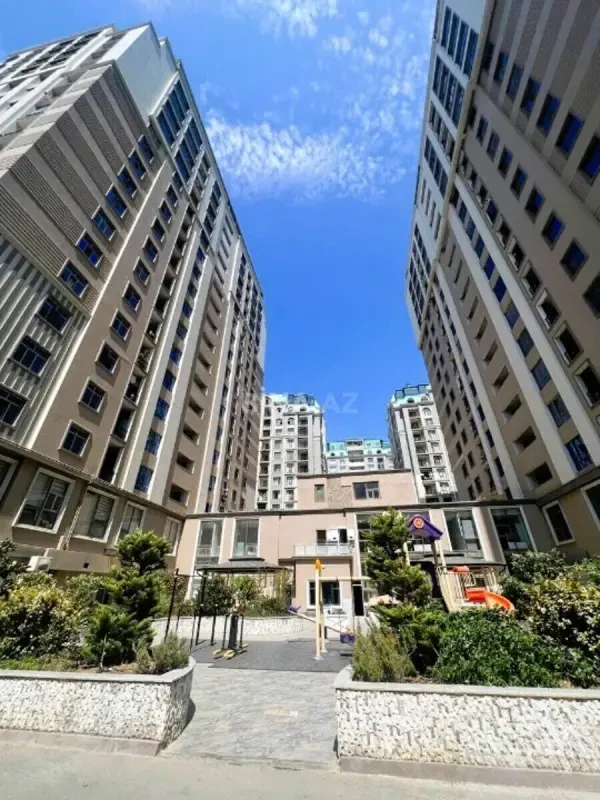 Satılır 2 otaqlı mənzil 78 m²