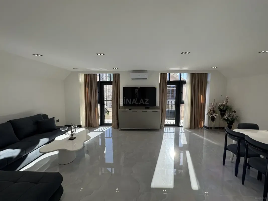 Kirayə verilir 3 otaqlı mənzil 146 m²