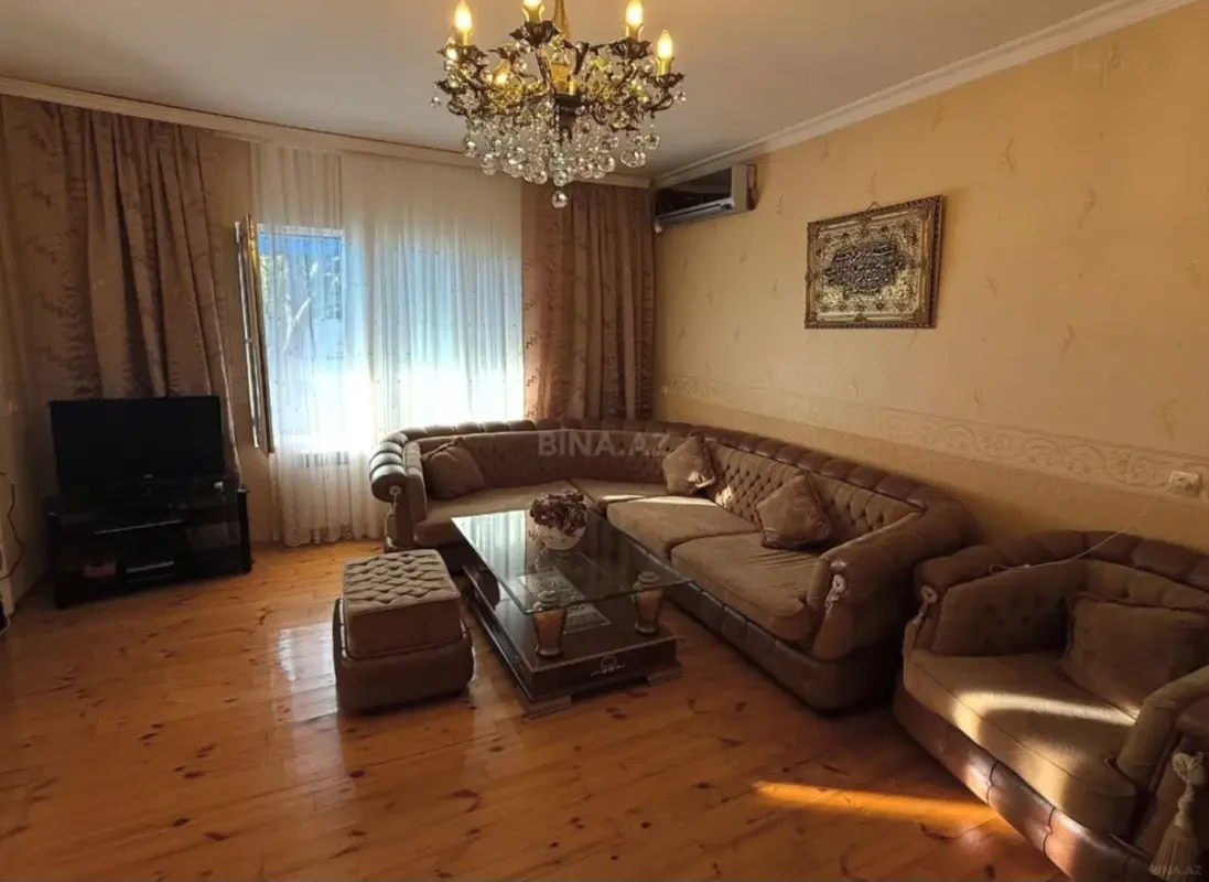 Satılır 4 otaqlı həyət evi 200 m²