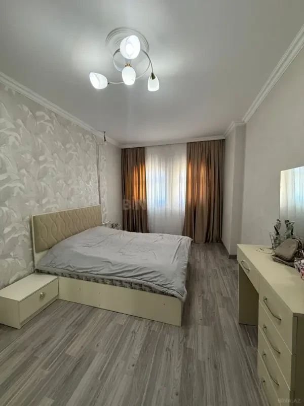 Satılır 4 otaqlı mənzil 100 m²