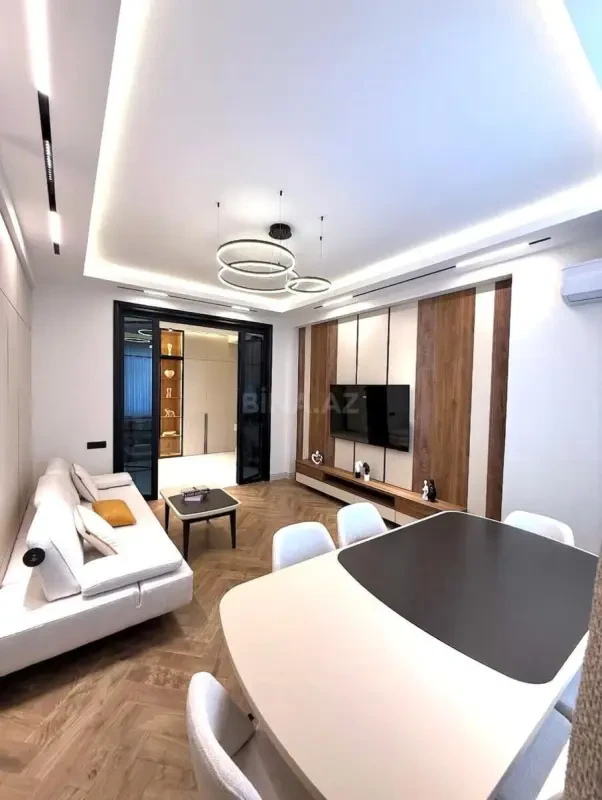 Kirayə verilir 2 otaqlı mənzil 80 m²