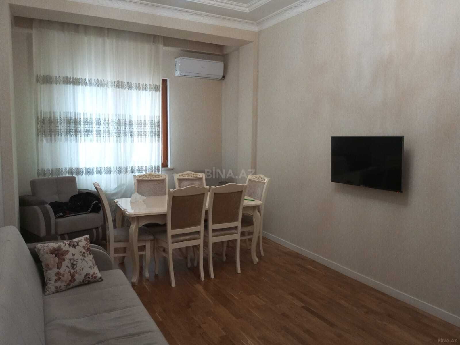 Kirayə verilir 2 otaqlı mənzil 70 m²