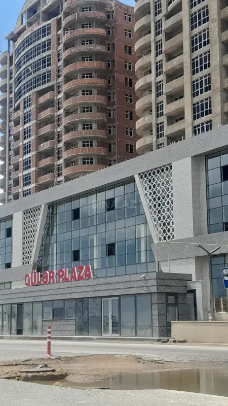 Satılır 2 otaqlı mənzil 101 m²