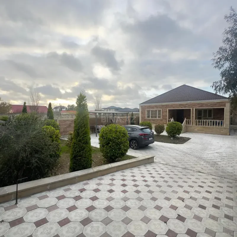 Satılır 4 otaqlı həyət evi 150 m²