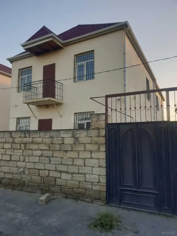Satılır 4 otaqlı həyət evi 104 m²