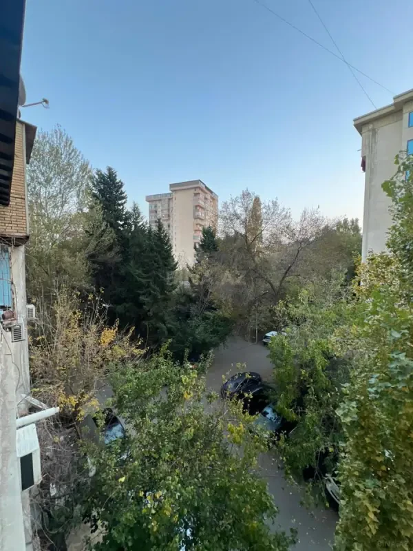 Satılır 5 otaqlı mənzil 120 m²