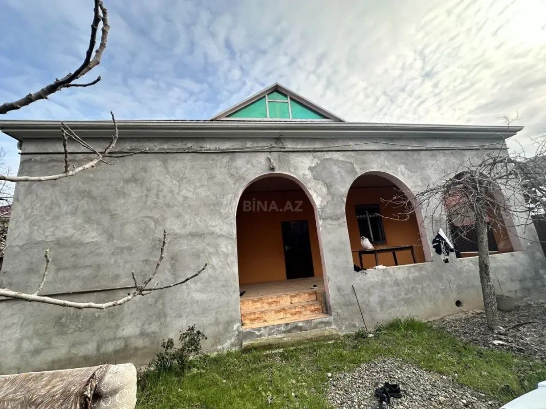 Satılır 4 otaqlı həyət evi 139 m²