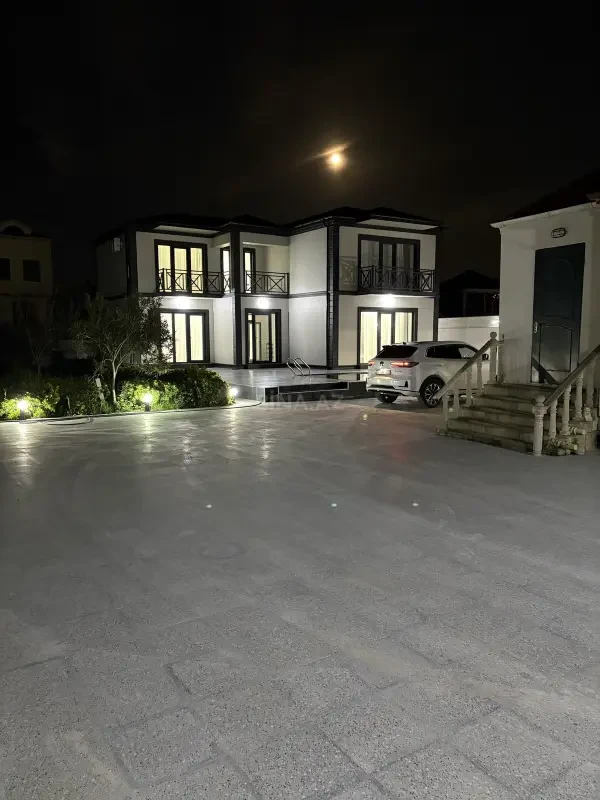Kirayə verilir 9 otaqlı həyət evi 400 m²