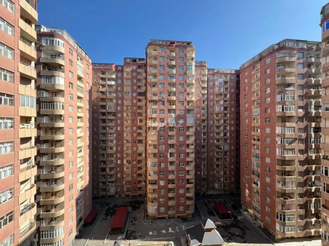 Satılır 3 otaqlı mənzil 124 m²