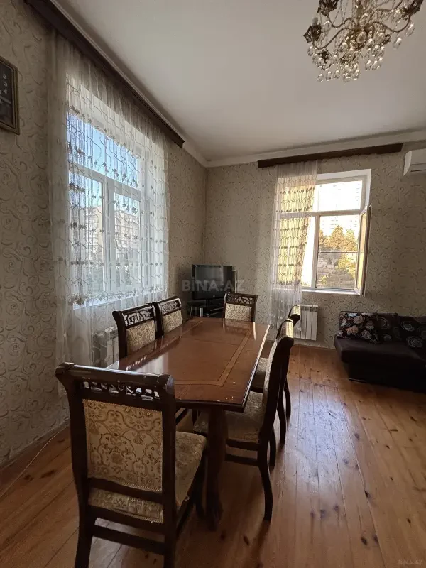 Kirayə verilir 2 otaqlı mənzil 85 m²