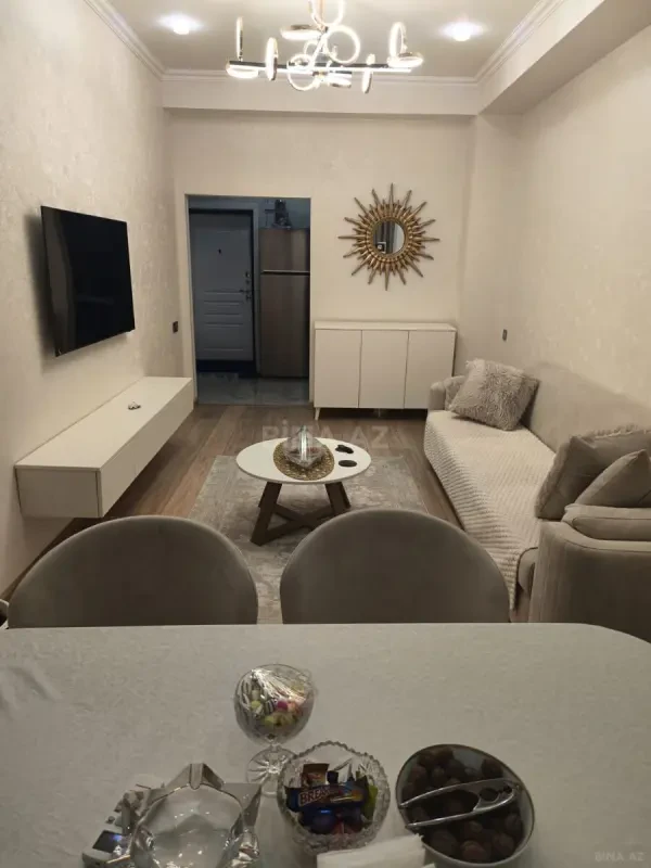 Kirayə verilir 2 otaqlı mənzil 60 m²