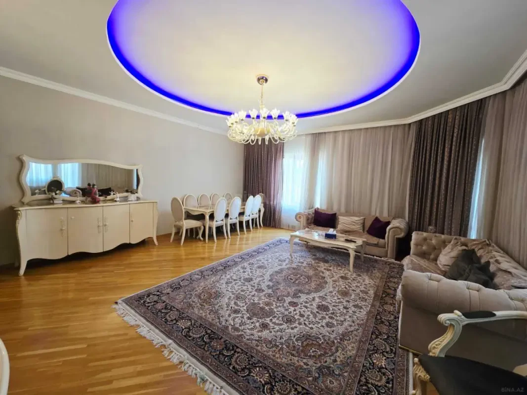 Satılır 4 otaqlı mənzil 178 m²