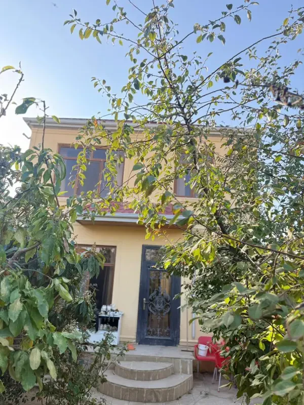 Satılır 5 otaqlı həyət evi 135 m²