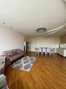 Satılır 3 otaqlı mənzil 138 m² — Bakı 3 otaq 138.00 m²
